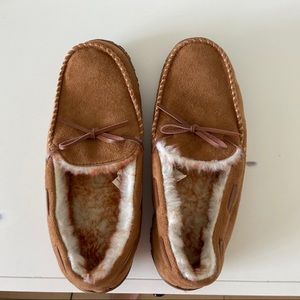 🌻 3/$12 BNWOT Men’s slipper Size 12